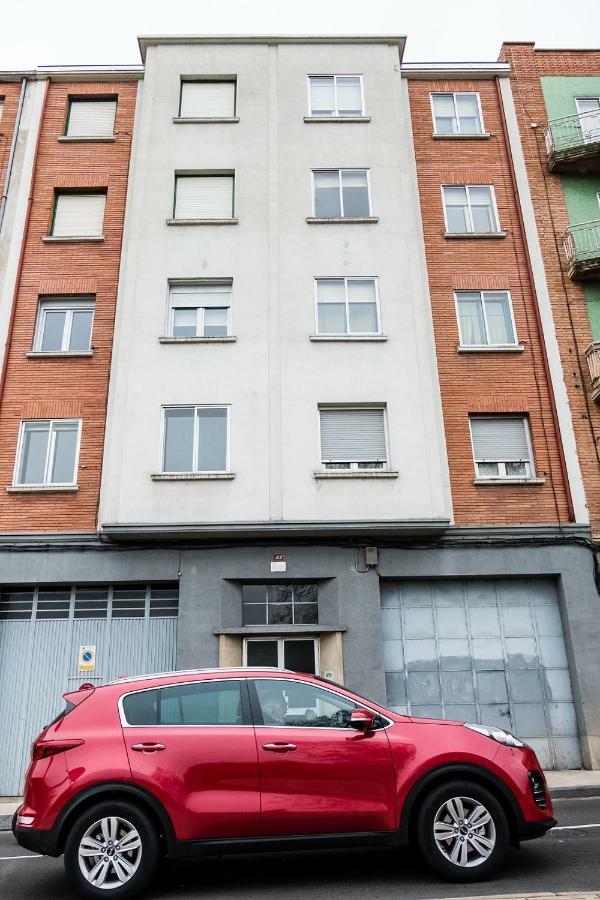 Logrono Centro, Una Casa Con Vistas Exterior photo